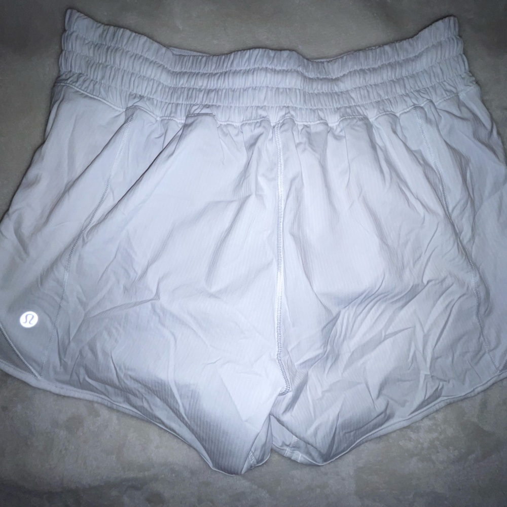 Lululemon hotty-hot high rise lined short